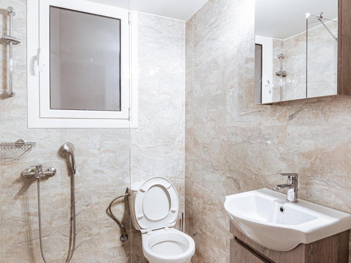 Luxury Apartment In The Heart Of The City - 1Br Афины Экстерьер фото