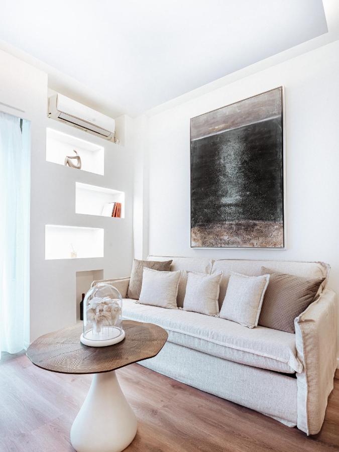 Luxury Apartment In The Heart Of The City - 1Br Афины Экстерьер фото