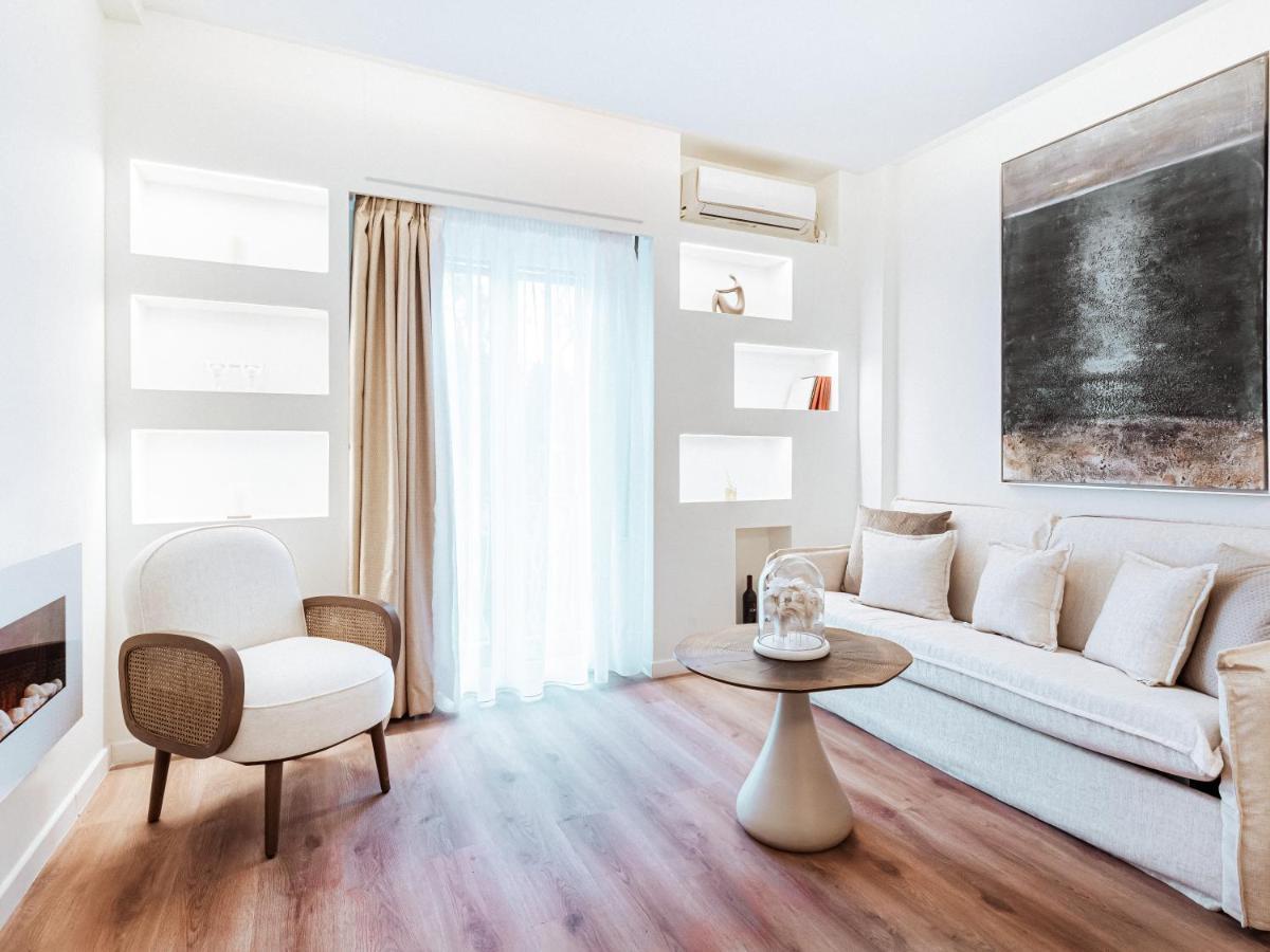 Luxury Apartment In The Heart Of The City - 1Br Афины Экстерьер фото