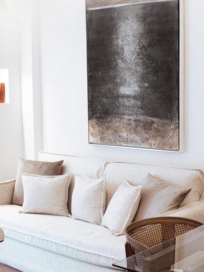 Luxury Apartment In The Heart Of The City - 1Br Афины Экстерьер фото